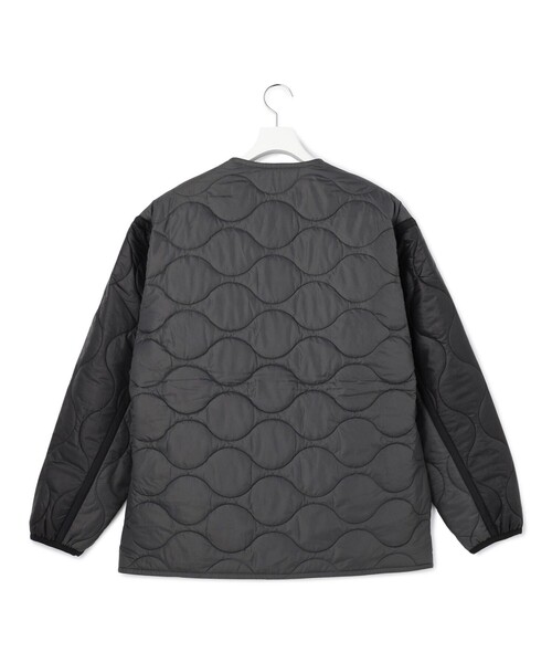 J.PRESS YORK STREET(ジェイプレスヨークストリート)の「【UNISEX】ライナーキルティング ブルゾン(ブルゾン・メンズ・カーキ系/ベージュ系/ブラック系・LARGE/MEDIUM/SMALL)」の17枚目の写真