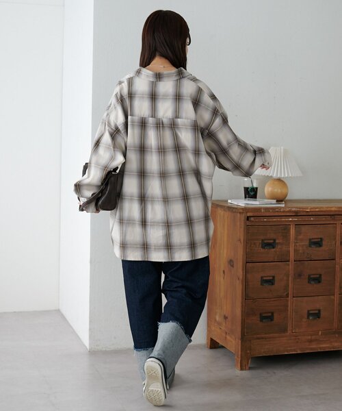 DISCOAT（ディスコート）の「【ユニセックス】オンブレチェックオーバーシャツ（シャツ/ブラウス・レディース・ブラウン/イエロー/アイボリー・FREE）」の9枚目の写真