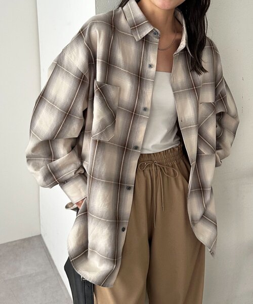 DISCOAT（ディスコート）の「【ユニセックス】オンブレチェックオーバーシャツ（シャツ/ブラウス・レディース・ブラウン/イエロー/アイボリー・FREE）」の13枚目の写真