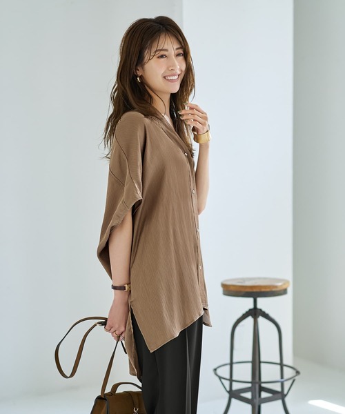 STYLE DELI(スタイルデリ)の「【LUXE】楊柳ゆったりVネックブラウスB(Tシャツ/カットソー・レディース・ホワイト/ブラック/ブラウン系・FREE)」の11枚目の写真