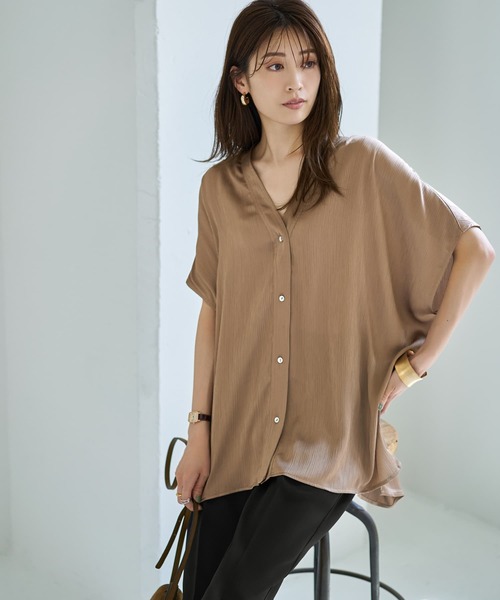 STYLE DELI(スタイルデリ)の「【LUXE】楊柳ゆったりVネックブラウスB(Tシャツ/カットソー・レディース・ホワイト/ブラック/ブラウン系・FREE)」の12枚目の写真