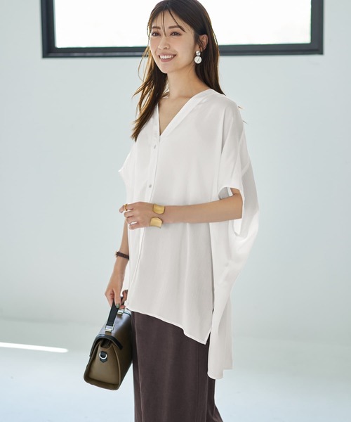 STYLE DELI(スタイルデリ)の「【LUXE】楊柳ゆったりVネックブラウスB(Tシャツ/カットソー・レディース・ホワイト/ブラック/ブラウン系・FREE)」の14枚目の写真