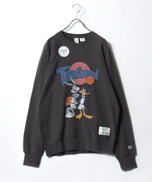 DISCUS ATHLETIC（ディスカス　アスレチック）の「DISCUS ATHLETIC×LOONEY TUNES「スペース・ジャム」 キャラクタープリントスウェットトレーナー メンズ レディース ユニセックス（スウェット・メンズ）」