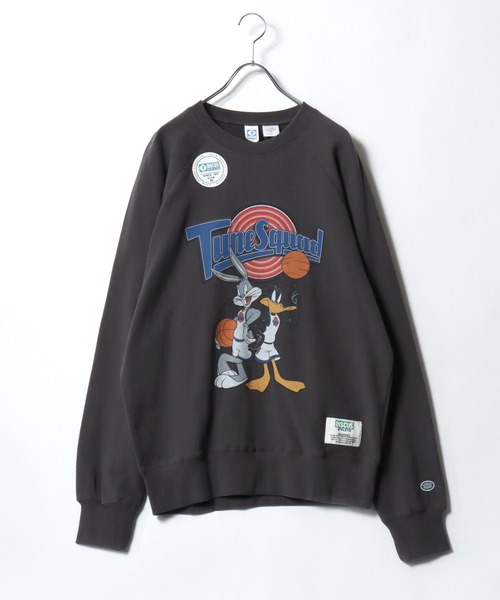 Looney Tunes(ルーニーテューンズ)の「DISCUS ATHLETIC×LOONEY TUNES「スペース・ジャム」 キャラクタープリントスウェットトレーナー メンズ レディース ユニセックス(スウェット・レディース・ホワイト系その他/ブラック/ブラック系その他/ホワイト・L/M)」の1枚目の写真
