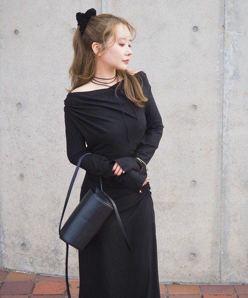 LAULEN(ローレン)の「drape nuance long dress /ドレープニュアンス長袖ロングワンピース(ワンピース・レディース・チャコールグレー/ブラック・FREE)」の10枚目の写真
