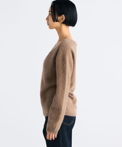 EDITION（エディション）の「フォックスシャギー Vネックニット（ニット/セーター・レディース・ブラック/ベージュ・FREE）」の9枚目の写真