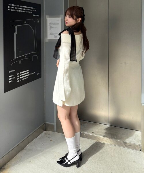 continuer de NICE CLAUP（コンティニューデナイスクラップ）の「【Ribbon Collection】マルチWAYオフショルニットワンピース（ワンピース・レディース・チャコールグレー/グレー/アイボリー・FREE）」の11枚目の写真
