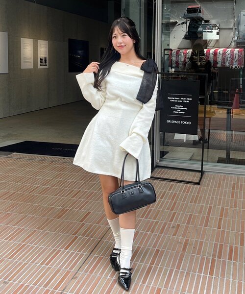 continuer de NICE CLAUP（コンティニューデナイスクラップ）の「【Ribbon Collection】マルチWAYオフショルニットワンピース（ワンピース・レディース・チャコールグレー/グレー/アイボリー・FREE）」の14枚目の写真