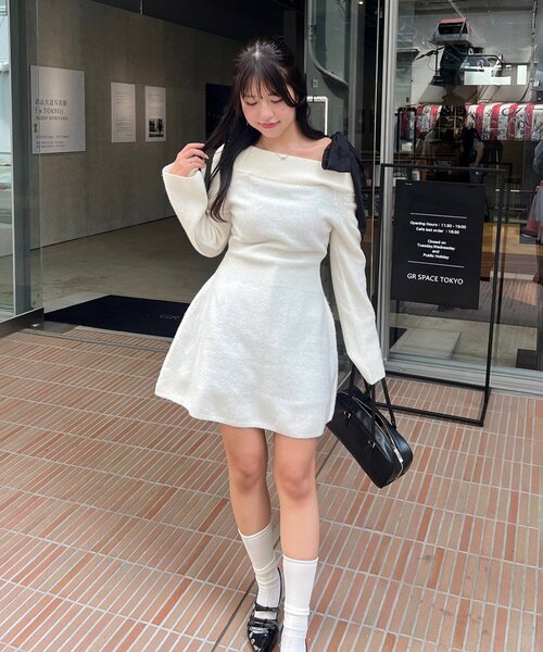 continuer de NICE CLAUP（コンティニューデナイスクラップ）の「【Ribbon Collection】マルチWAYオフショルニットワンピース（ワンピース・レディース・チャコールグレー/グレー/アイボリー・FREE）」の16枚目の写真