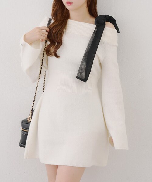 continuer de NICE CLAUP（コンティニューデナイスクラップ）の「【Ribbon Collection】マルチWAYオフショルニットワンピース（ワンピース・レディース・チャコールグレー/グレー/アイボリー・FREE）」の18枚目の写真