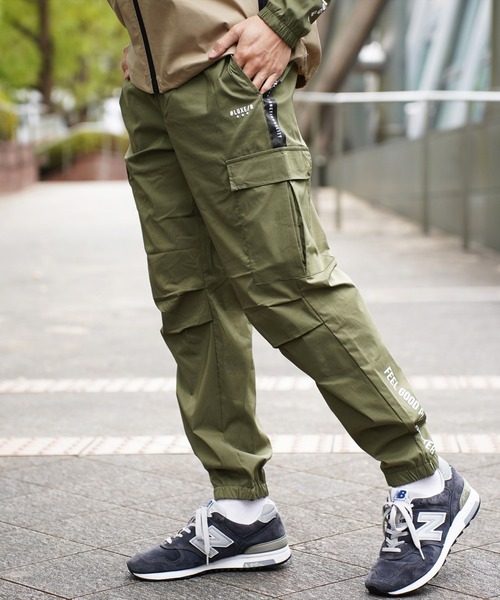 LUXE/R GOLF(ラグジュ ゴルフ)の「(RM)【LUXE/R GOLF】ストレッチ クロス サイドライン カーゴパンツ(カーゴパンツ・メンズ・ベージュ/ブラック/カーキ/グレー・M/L/XL)」の4枚目の写真