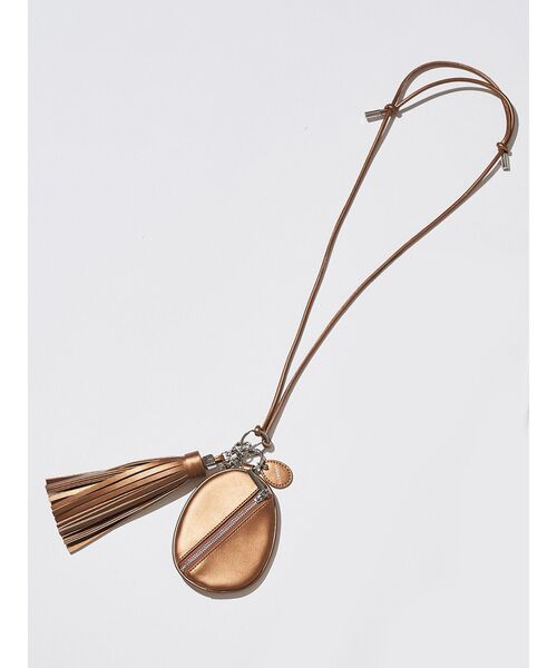 ELENDEEK（エレンディーク）の「チャームスマホショルダー（スマホケース/カバー・レディース・ブラック/オフホワイト/ブロンズ・FREE）」の7枚目の写真