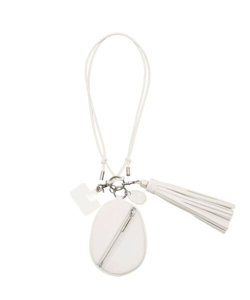 ELENDEEK（エレンディーク）の「チャームスマホショルダー（スマホケース/カバー・レディース・ブラック/オフホワイト/ブロンズ・FREE）」の19枚目の写真