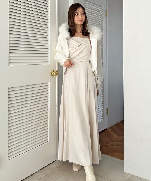 SNIDEL(スナイデル)の「Sustainableファー付きニットパーカー(パーカー・レディース・ホワイト/チャコールグレー/ピンク・F)」の17枚目の写真