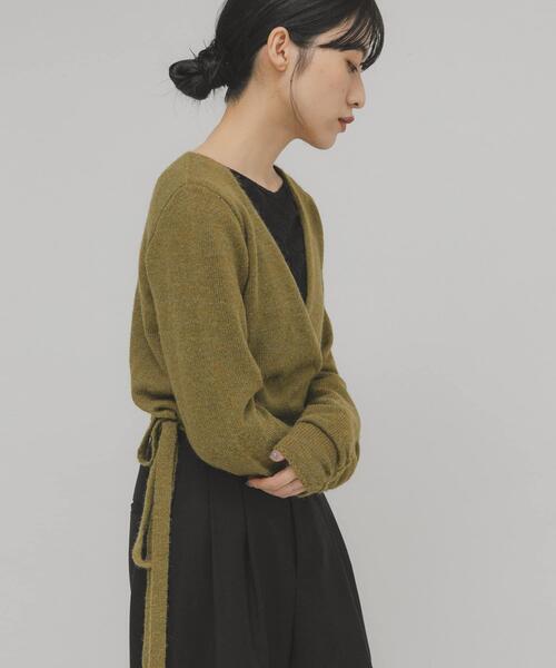 KBF（ケイビーエフ）の「カシュクールコンパクトニット（ニット/セーター・レディース・オリーブ/ライトベージュ/グレー・ONE）」の14枚目の写真