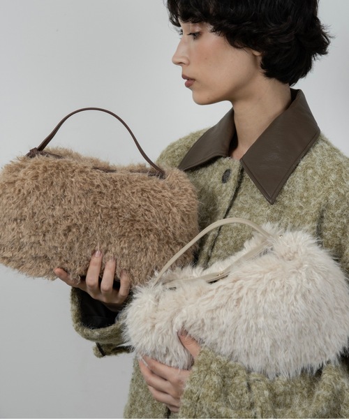lawgy(ラウジー)の「different material fluffy round bag / ディファレントマテリアルフラッフィーラウンドバッグ(ショルダーバッグ・レディース・アイボリー/ブラウン・FREE)」の8枚目の写真