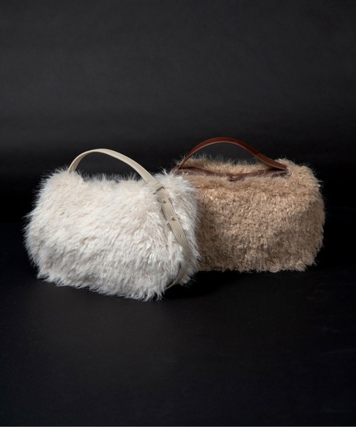 lawgy(ラウジー)の「different material fluffy round bag / ディファレントマテリアルフラッフィーラウンドバッグ(ショルダーバッグ・レディース・アイボリー/ブラウン・FREE)」の3枚目の写真