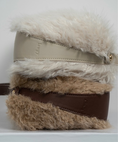 lawgy(ラウジー)の「different material fluffy round bag / ディファレントマテリアルフラッフィーラウンドバッグ(ショルダーバッグ・レディース・アイボリー/ブラウン・FREE)」の9枚目の写真