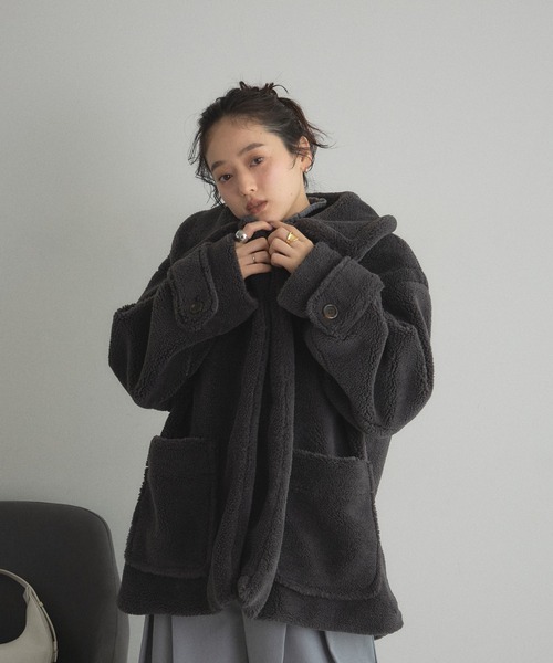 &. NOSTALGIA（アンドドットノスタルジア）の「テディボアステンカラーコート（ステンカラーコート・レディース・チャコールグレー/ライトベージュ・M）」の14枚目の写真