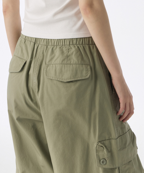 MUSINSA STANDARD WOMAN（ムシンサスタンダードウーマン）の「ウィメンズコットンパラシュートカーゴパンツ[ライトカーキ]（スウェットパンツ・レディース・その他・30/24/26/28/22）」の2枚目の写真