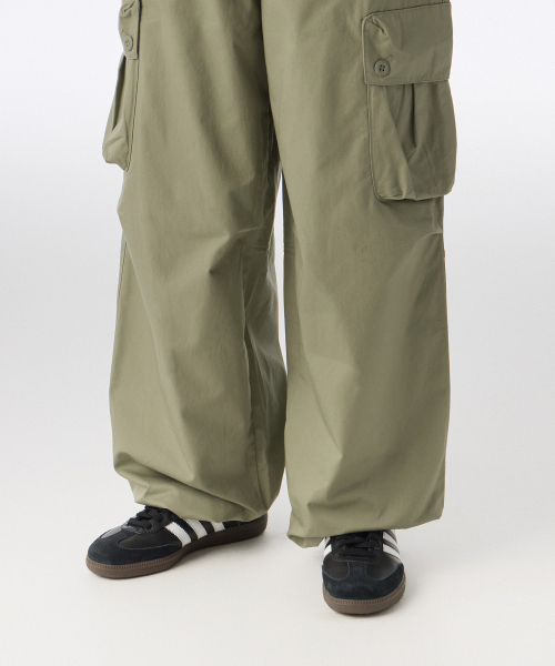 MUSINSA STANDARD WOMAN（ムシンサスタンダードウーマン）の「ウィメンズコットンパラシュートカーゴパンツ[ライトカーキ]（スウェットパンツ・レディース・その他・30/24/26/28/22）」の6枚目の写真