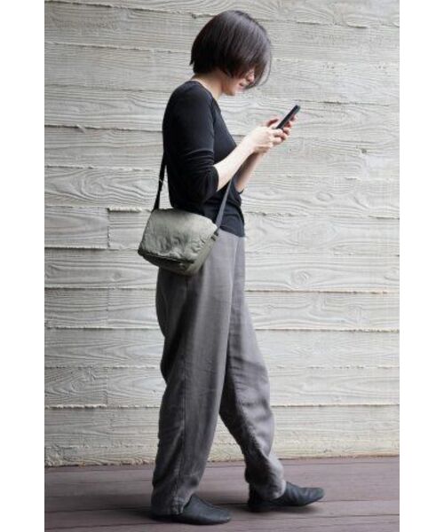MUSINSA STANDARD WOMAN（ムシンサスタンダードウーマン）の「ウィメンズリラックスクルーネック長袖Tシャツ[ブラック]（Tシャツ/カットソー・レディース・その他・X-SMALL/SMALL/MEDIUM/LARGE/X-LARGE）」の10枚目の写真