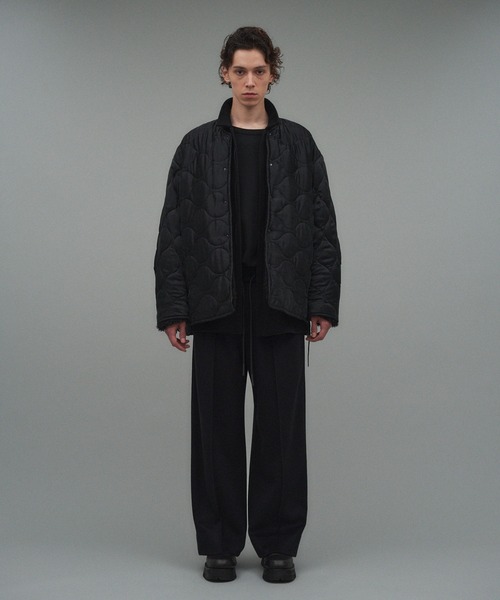 onegravity(ワングラビティ)の「onegravity / ノーカラー キルティングブルゾン(ブルゾン・メンズ・ベージュ/ブラック・SMALL/MEDIUM/LARGE)」の5枚目の写真
