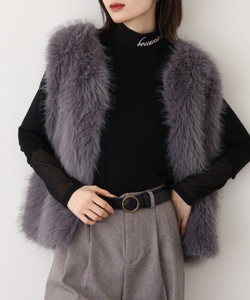 Miunelora(ミューネローラ)の「Miunelora フロッキーロゴチュール切替インナープルオーバー(Tシャツ/カットソー・レディース・ベージュ/ブラック/チャコールグレー・38)」の2枚目の写真