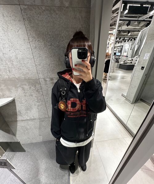 VENHIT（ベンヒット）の「MRTチェックアップリケフードジップアップ_ブラック（パーカー・レディース・ブラック・X-LARGE/MEDIUM/LARGE）」の4枚目の写真