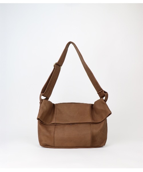 BrownBrown（ブラウンブラウン）の「【BrownBrown】ブラウンブラウン/ Shoulder bag -Matte-（ショルダーバッグ・メンズ・ブラウン/ブラック・FREE）」の3枚目の写真