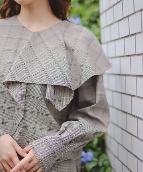 le.coeur blanc(ルクールブラン)の「アシメフリルケープチェックブラウス(シャツ/ブラウス・レディース・グレー系その他/ブラウン系その他2・38)」の9枚目の写真