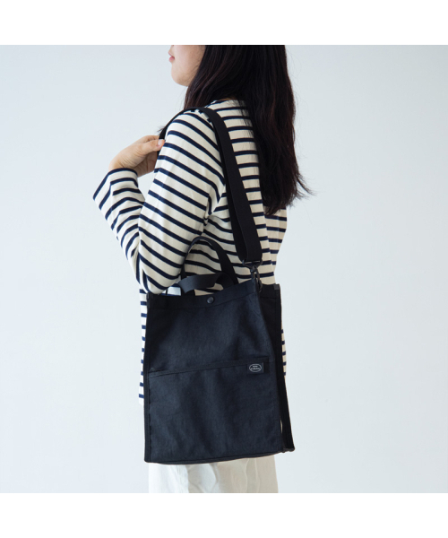HOWKIDSFUL(ハウキッズフル)の「SECOND BAG (BLACK)(メッセンジャーバッグ・レディース・その他・FREE)」の3枚目の写真