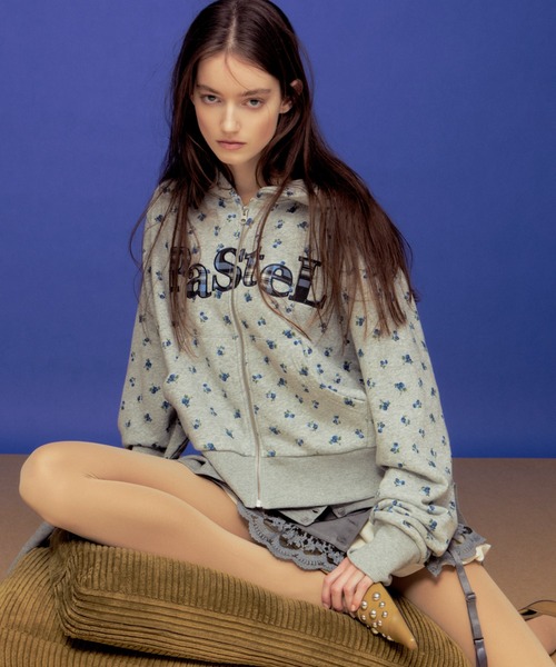 SLY（スライ）の「【2026SS新作】FLOWER CUT HOODIE フラワー カット フーディ 冬服 春服（パーカー・レディース・グレー系その他2/ネイビー/ホワイト系その他2/ベージュ系その他・FREE）」の6枚目の写真