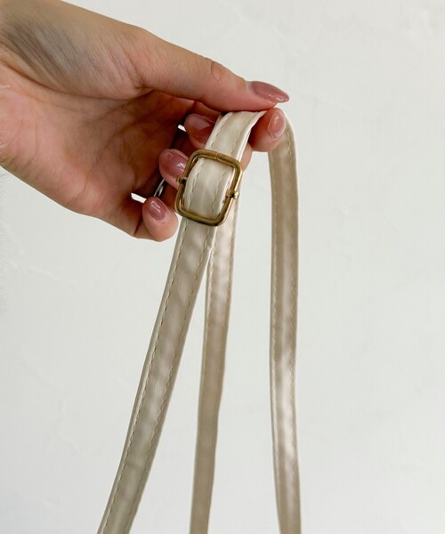 fredy emue（フレディエミュ）の「三つ編みハンドル巾着バッグ（ショルダーバッグ・レディース・アイボリー/ブラック・FREE）」の17枚目の写真