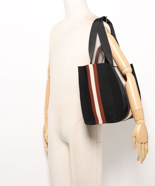 Q（キュー）の「マルチカラー2wayトート（トートバッグ・レディース・ブラック系・ONE SIZE）」の13枚目の写真