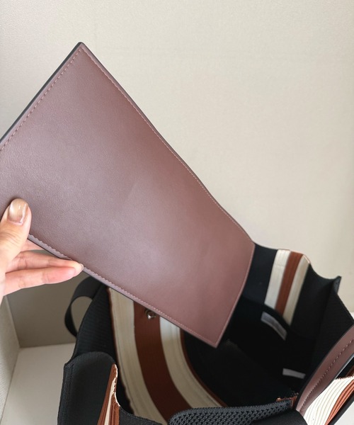 Q（キュー）の「マルチカラー2wayトート（トートバッグ・レディース・ブラック系・ONE SIZE）」の6枚目の写真