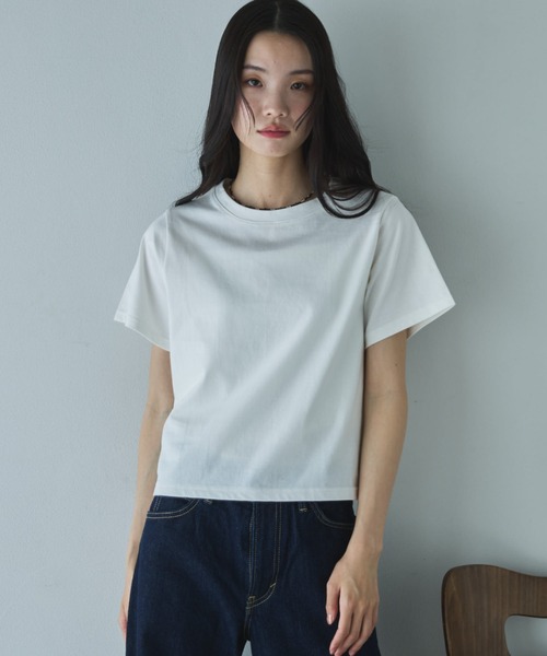 Doux archives(ドゥアルシーヴ)の「コンパクトTee(Tシャツ/カットソー・レディース・ネイビー/グレイッシュベージュ/オフホワイト・FREE)」の2枚目の写真