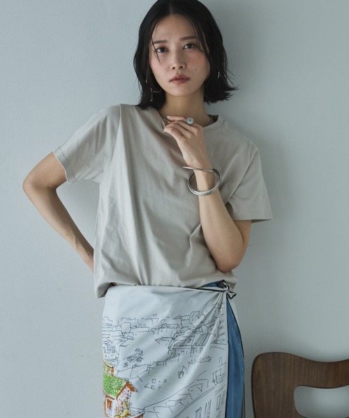Doux archives(ドゥアルシーヴ)の「コンパクトTee(Tシャツ/カットソー・レディース・ネイビー/グレイッシュベージュ/オフホワイト・FREE)」の9枚目の写真