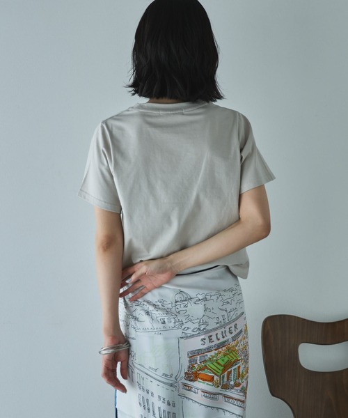 Doux archives(ドゥアルシーヴ)の「コンパクトTee(Tシャツ/カットソー・レディース・ネイビー/グレイッシュベージュ/オフホワイト・FREE)」の12枚目の写真