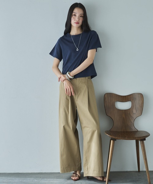 Doux archives(ドゥアルシーヴ)の「コンパクトTee(Tシャツ/カットソー・レディース・ネイビー/グレイッシュベージュ/オフホワイト・FREE)」の13枚目の写真