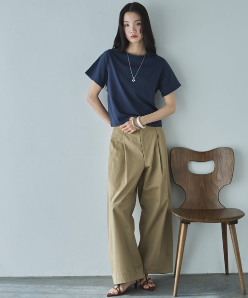 Doux archives(ドゥアルシーヴ)の「コンパクトTee(Tシャツ/カットソー・レディース・ネイビー/グレイッシュベージュ/オフホワイト・FREE)」の14枚目の写真