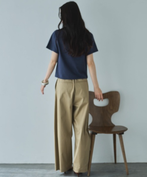 Doux archives(ドゥアルシーヴ)の「コンパクトTee(Tシャツ/カットソー・レディース・ネイビー/グレイッシュベージュ/オフホワイト・FREE)」の19枚目の写真