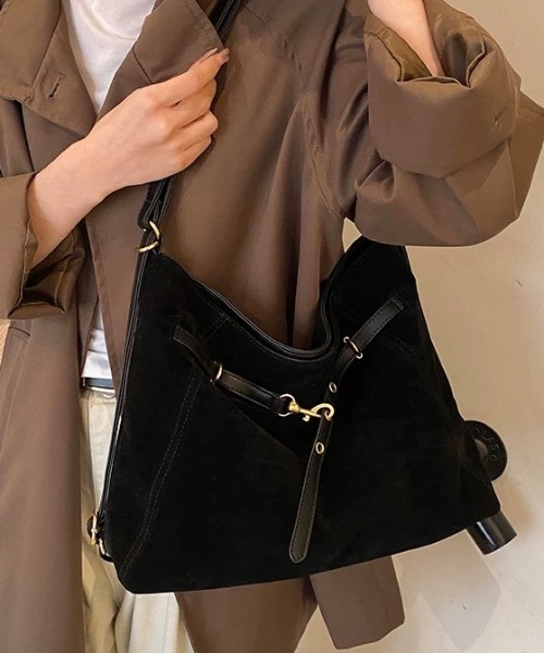 CELENA BEATS(セレナビーツ)の「レトロ スエード 2WAY ショルダー バックパックバッグ(ショルダーバッグ・レディース・ブラック/ライトブラウン/ダークブラウン・FREE)」の6枚目の写真