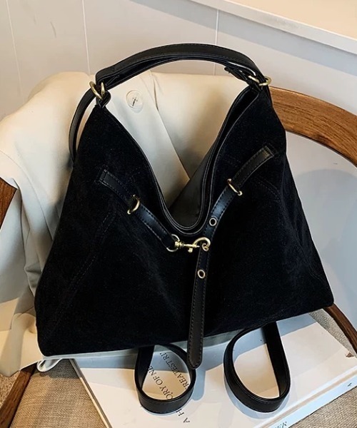 CELENA BEATS(セレナビーツ)の「レトロ スエード 2WAY ショルダー バックパックバッグ(ショルダーバッグ・レディース・ブラック/ライトブラウン/ダークブラウン・FREE)」の4枚目の写真