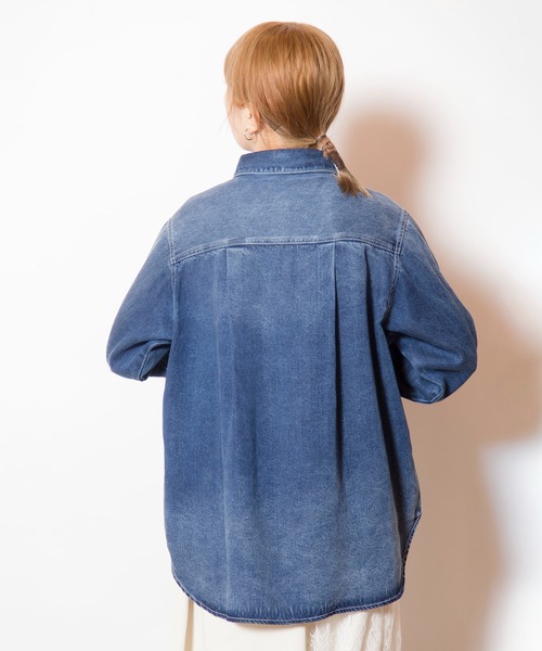 OSMOSIS（オズモーシス）の「セルロースデニムバックタックシャツ（シャツ/ブラウス・レディース・ライトブルー/ブラック/ブルー・ONE SIZE）」の10枚目の写真