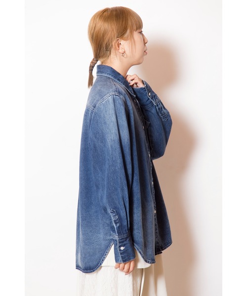 OSMOSIS（オズモーシス）の「セルロースデニムバックタックシャツ（シャツ/ブラウス・レディース・ライトブルー/ブラック/ブルー・ONE SIZE）」の11枚目の写真