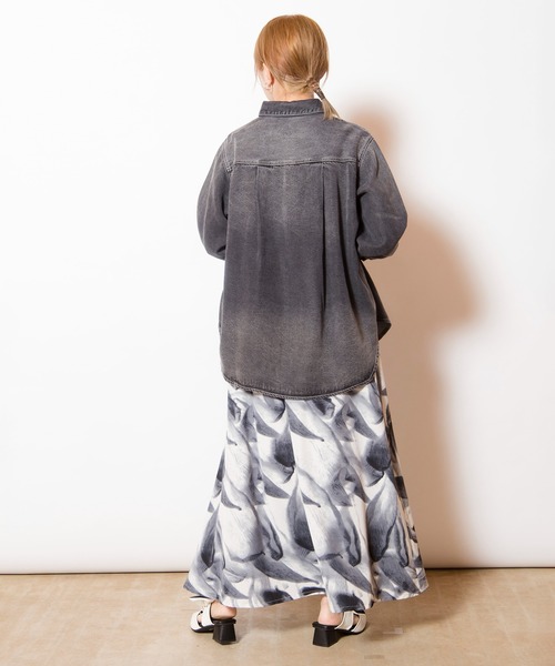 OSMOSIS（オズモーシス）の「セルロースデニムバックタックシャツ（シャツ/ブラウス・レディース・ライトブルー/ブラック/ブルー・ONE SIZE）」の14枚目の写真