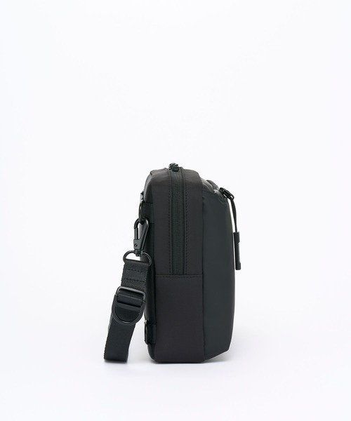 Samsonite（サムソナイト）の「サムソナイト SUB-LIM クロスボディ M（ボディバッグ/ウエストポーチ・メンズ・ネイビー/ブラック・ONE SIZE）」の6枚目の写真
