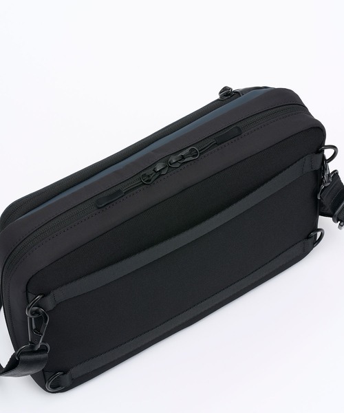 Samsonite（サムソナイト）の「サムソナイト SUB-LIM クロスボディ M（ボディバッグ/ウエストポーチ・メンズ・ネイビー/ブラック・ONE SIZE）」の12枚目の写真