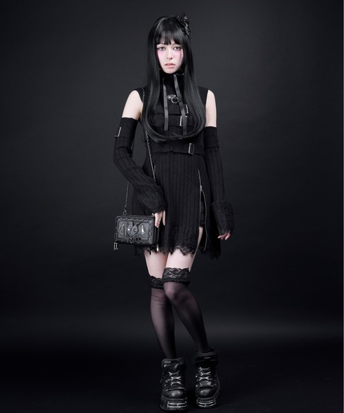 AVENCHUMU(アバンチュウム)の「Belt & zip arm warmers knit one-piece(ワンピース・レディース・ブラック/ホワイト・FREE)」の6枚目の写真